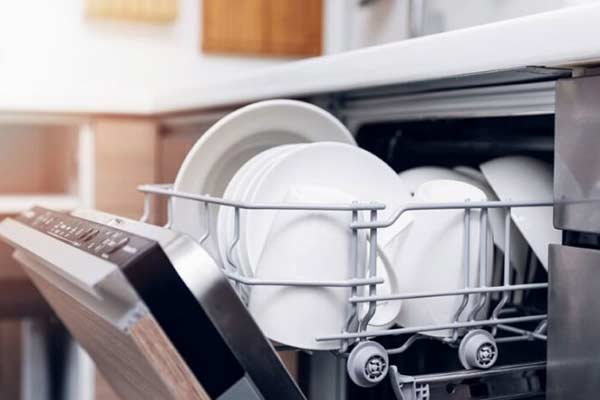 آب اکسیژنه برای تمیز کردن ظرفشویی